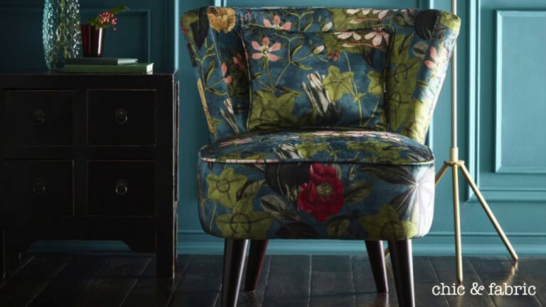 Transforma tu espacio con el estilo floral en telas para tapizar