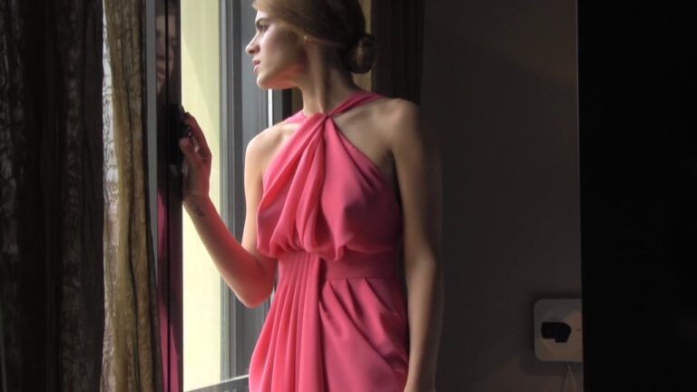 Chifón Ligero: La Elección Ideal para Vestidos Elegantes