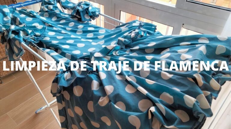 Textura del Tul de Lunares: Esencial para Trajes de Flamenca